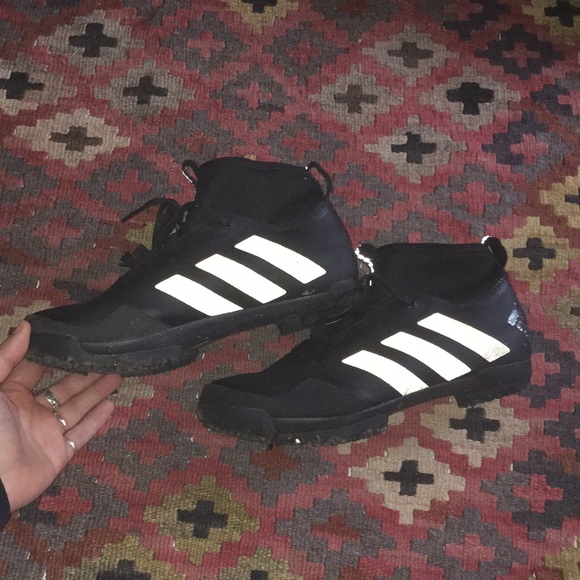 The Gravel Shoe - Picture 4 of 6